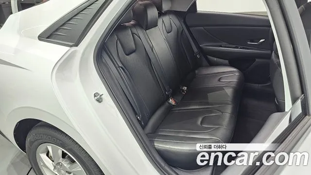 Hyundai Avante CN7 — Фото автомобиля 11