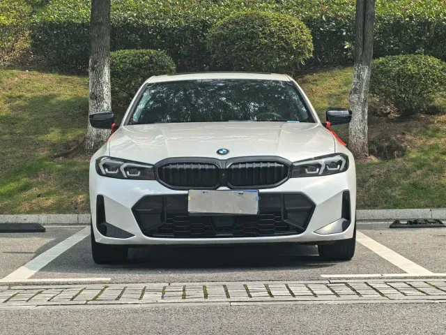 BMW 3 Series — Фото автомобиля 2