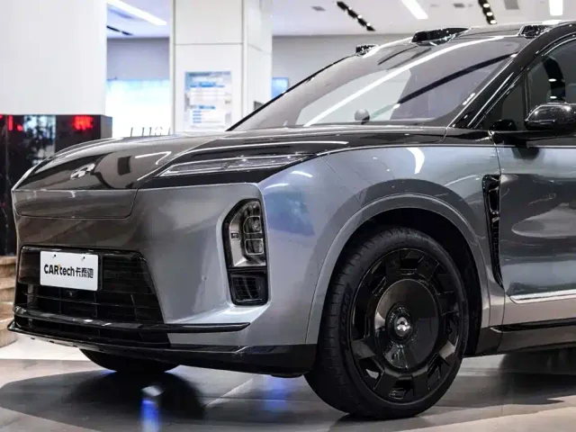 Nio ES8 — Фото автомобиля 5
