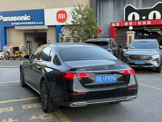 Mercedes-Benz E-Class — Фото автомобиля 7