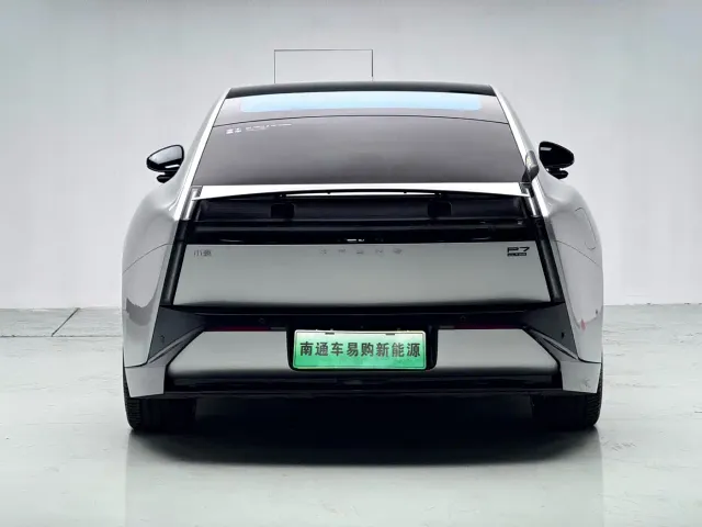 Xpeng P7 — Фото автомобиля 5