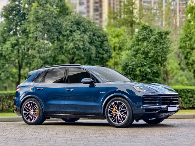 Porsche Cayenne — Фото автомобиля 3