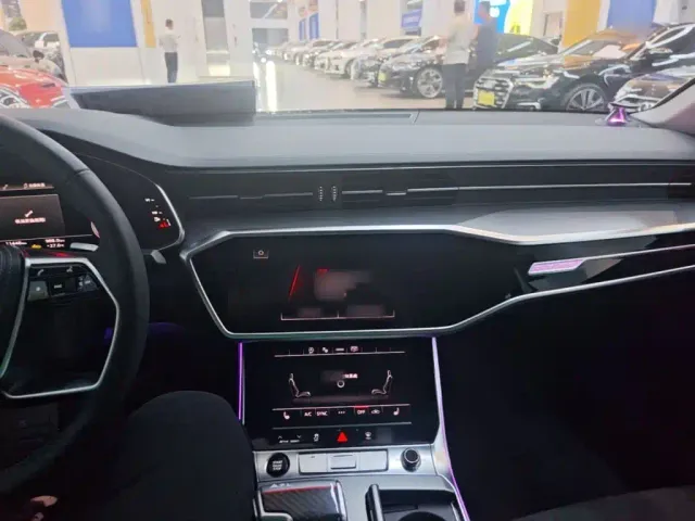 Audi A7L — Фото автомобиля 9