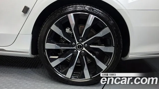Volvo S90 — Фото автомобиля 6