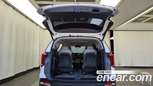Kia Carnival Generation 4 — Фото автомобиля 26