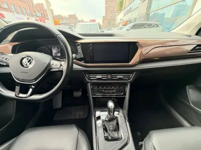 Volkswagen Tharu — Фото автомобиля 4