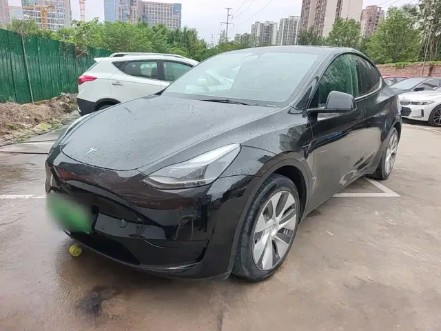 Фотография автомобиля — Tesla Model Y