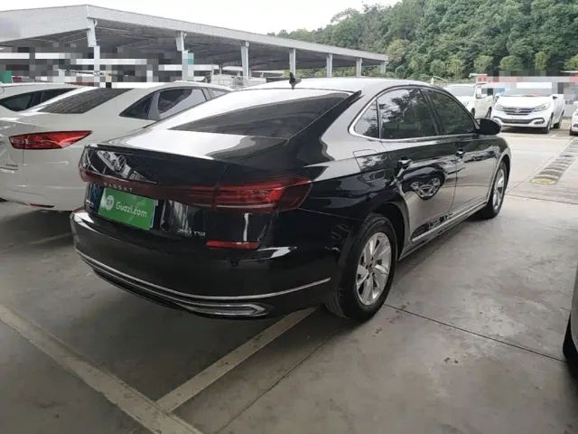 Volkswagen Passat — Фото автомобиля 6
