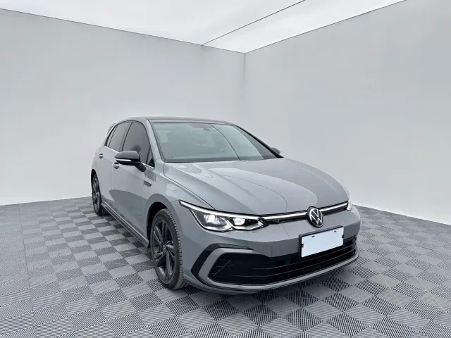Volkswagen Golf — Фото автомобиля 3