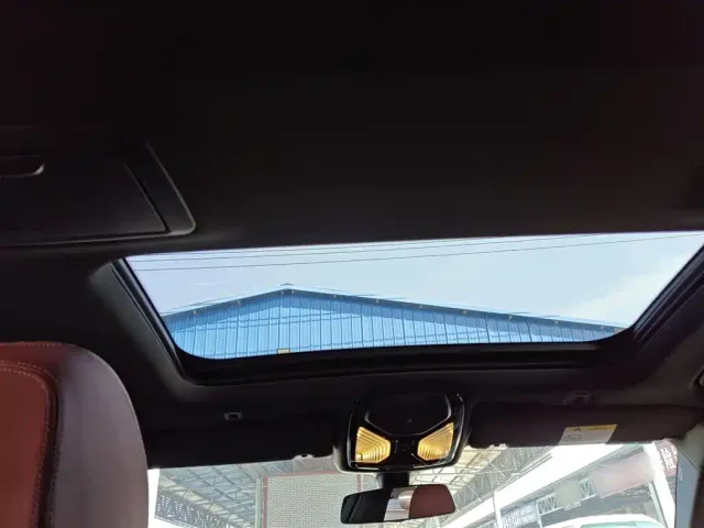 BMW 5 Series — Фото автомобиля 17