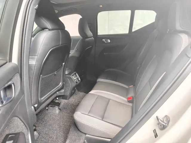 Volvo XC40 — Фото автомобиля 8