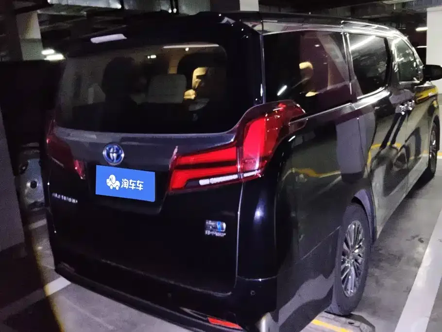 Toyota Alphard 2021 Hybrid 2.5L Luxury — Фото автомобиля 3