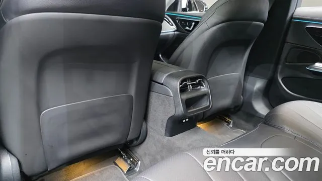 Mercedes-Benz E-Class — Фото автомобиля 29