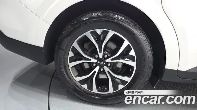 Kia Carnival — Фото автомобиля 5
