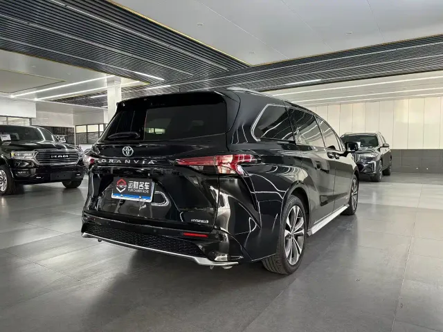 Toyota Granvia — Фото автомобиля 9