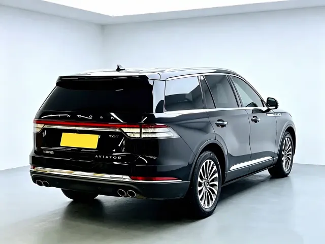 Lincoln Aviator — Фото автомобиля 6