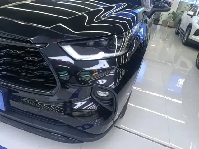 Toyota Highlander — Фото автомобиля 23