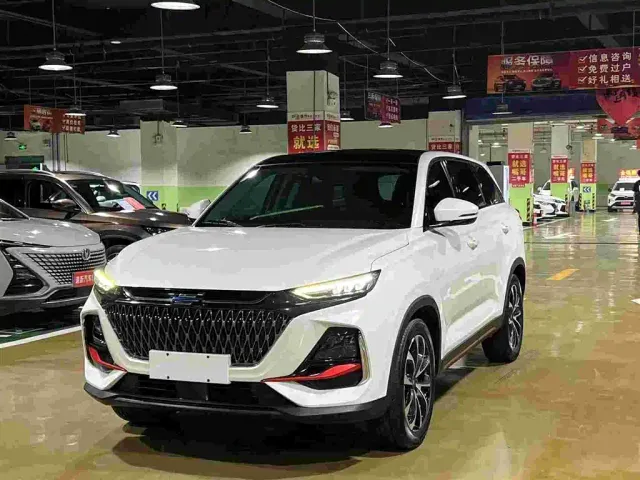 Фотография автомобиля — Changan X7 Plus