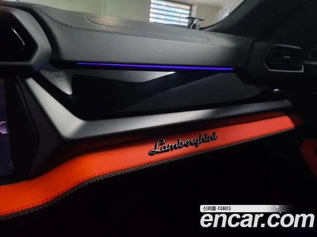 Lamborghini Urus — Фото автомобиля 18