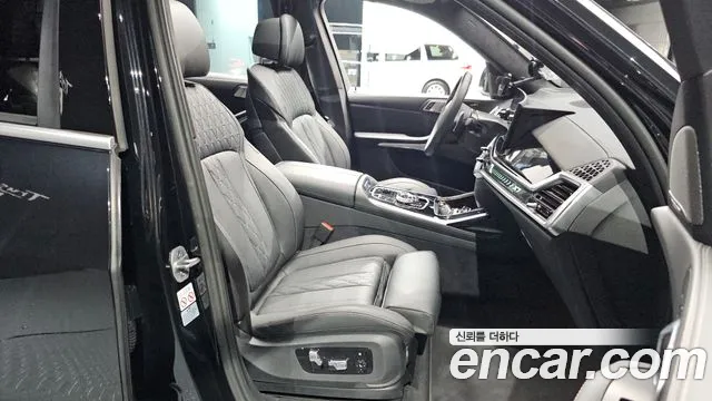 BMW X7 — Фото автомобиля 11