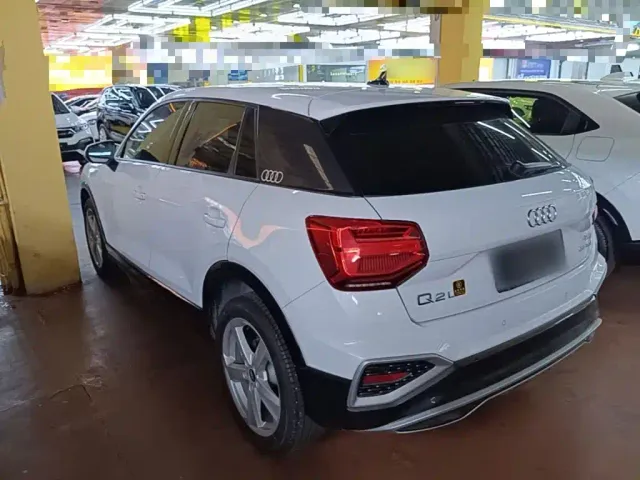 Audi Q2L — Фото автомобиля 4