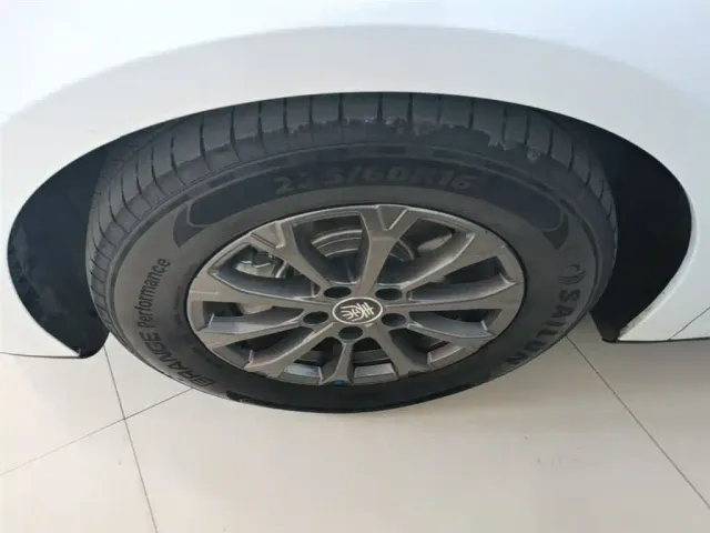 BYD Qin L — Фото автомобиля 22