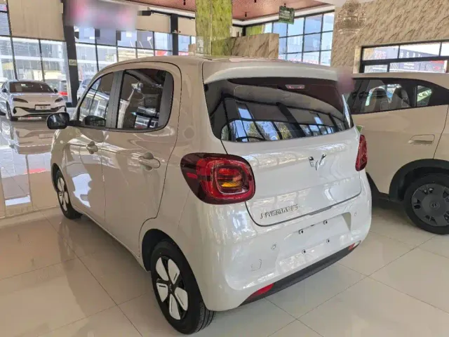 Wuling Motors Hongguang MINIEV 2025 4-Door Advanced — Фото автомобиля 4