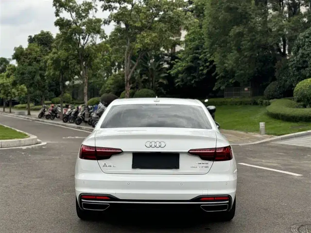 Audi A4L — Фото автомобиля 18