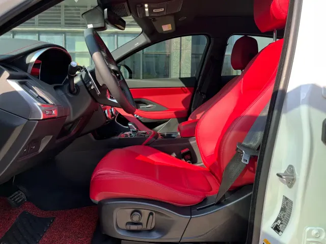 Jaguar E-PACE — Фото автомобиля 7