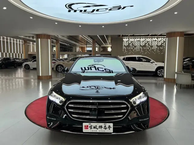 Mercedes-Benz E-Class — Фото автомобиля 2