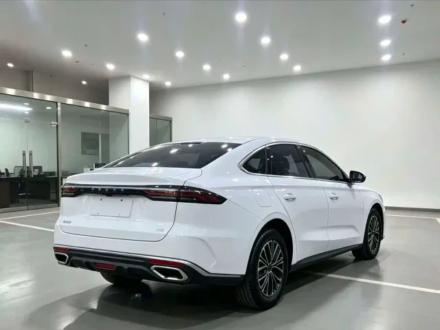 Geely Emgrand — Фото автомобиля 7