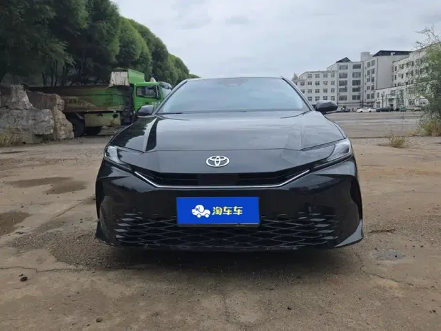 Toyota Camry — Фото автомобиля 2