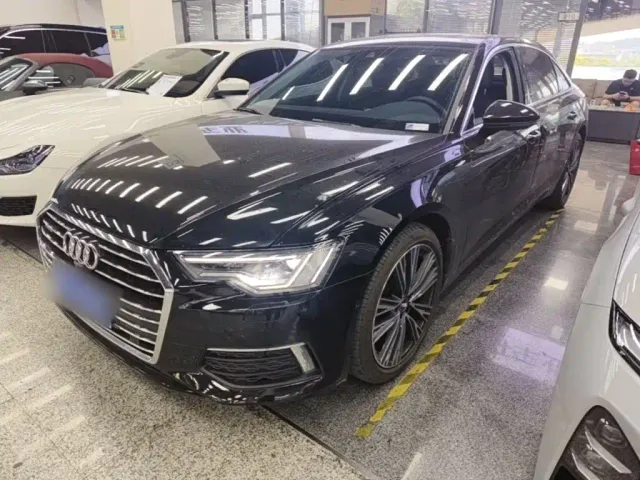 Фотография автомобиля — Audi A6L