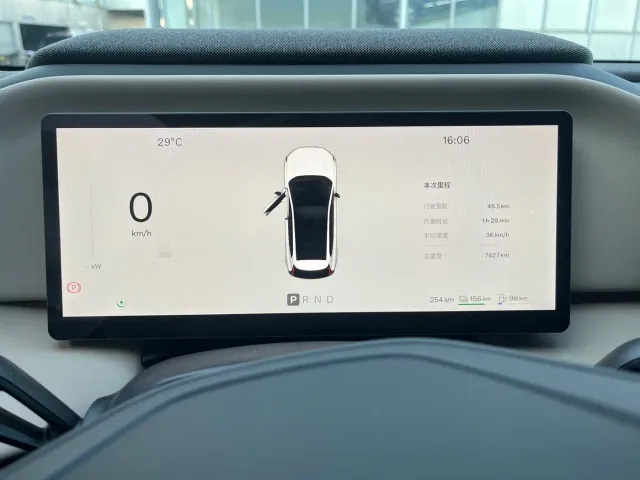 Volvo XC70 Plug-in Hybrid — Фото автомобиля 16