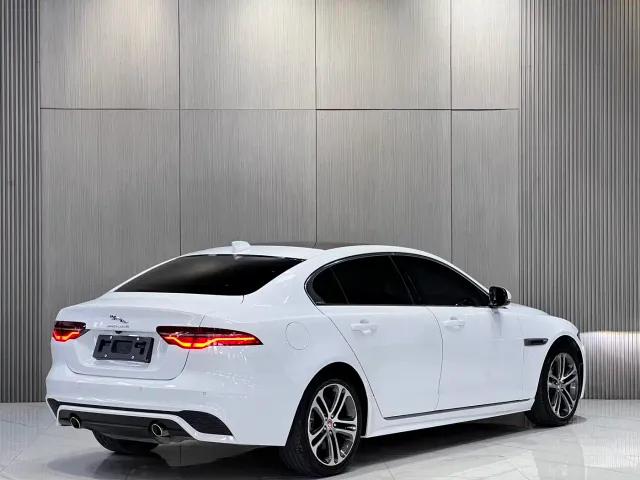 Jaguar XEL — Фото автомобиля 11