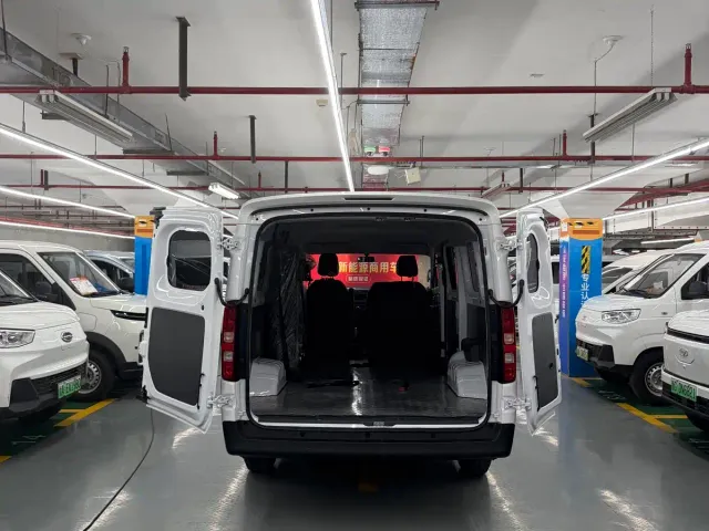 Wuling Yangguang Pro — Фото автомобиля 9