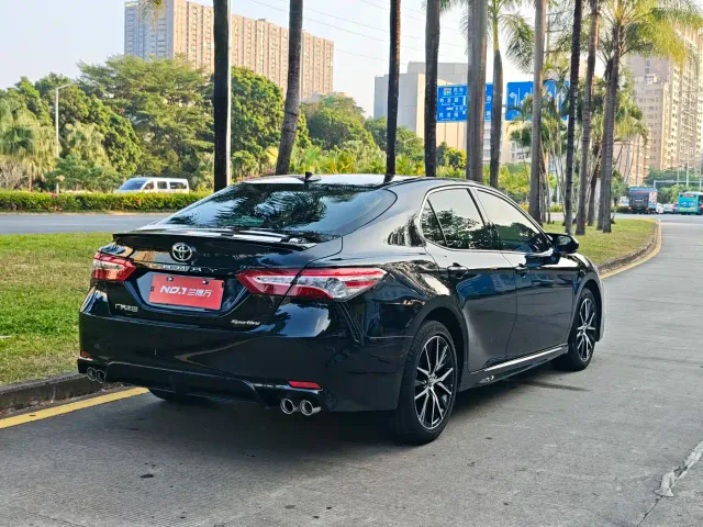 Toyota Camry — Фото автомобиля 4