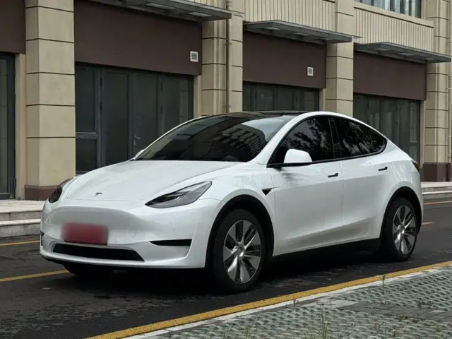 Фотография автомобиля — Tesla Model Y