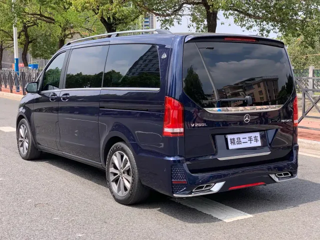 Mercedes-Benz V-Class — Фото автомобиля 6