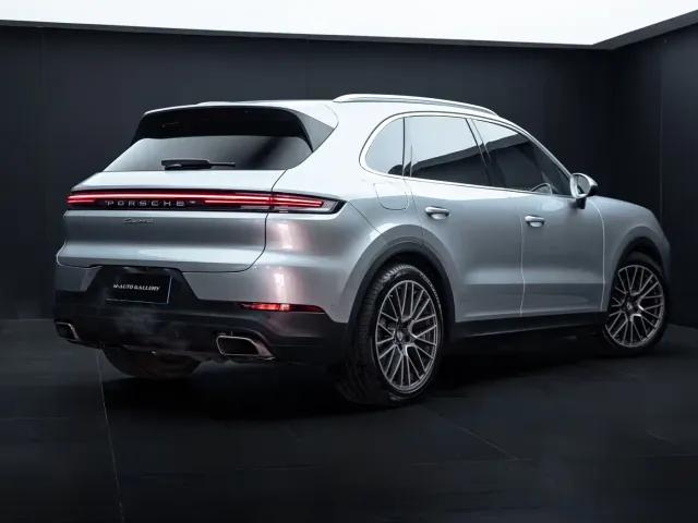 Porsche Cayenne — Фото автомобиля 8