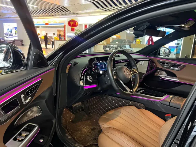 Mercedes-Benz E-Class — Фото автомобиля 4