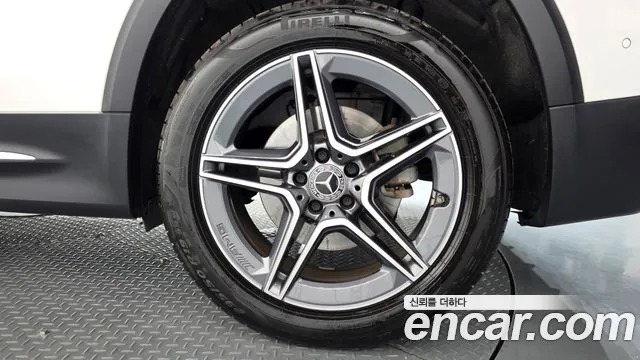Mercedes-Benz GLB-Class — Фото автомобиля 19