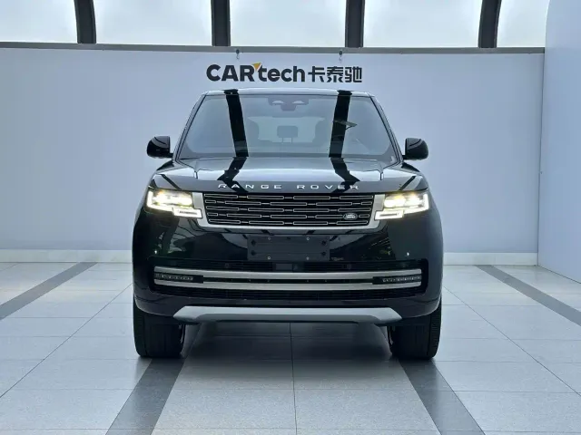 Land Rover Range Rover 2025 3.0 L6 360PS Golden Age Edition — Фото автомобиля 2