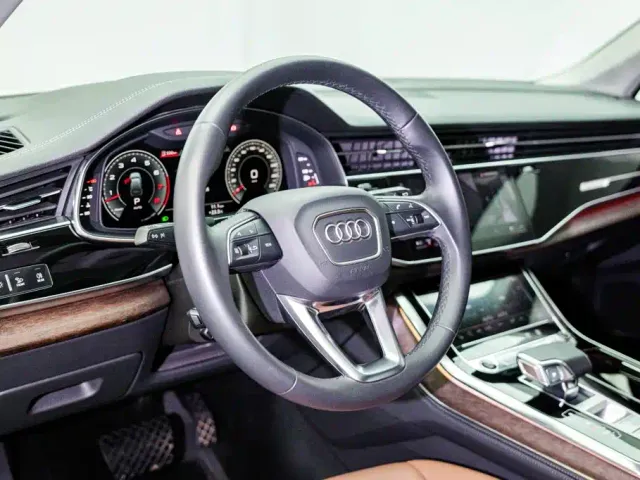 Audi Q7 — Фото автомобиля 8