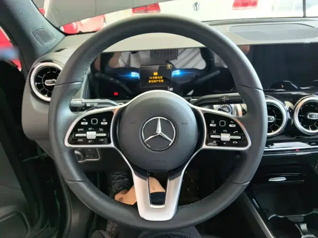 Mercedes-Benz GLB-Class — Фото автомобиля 10