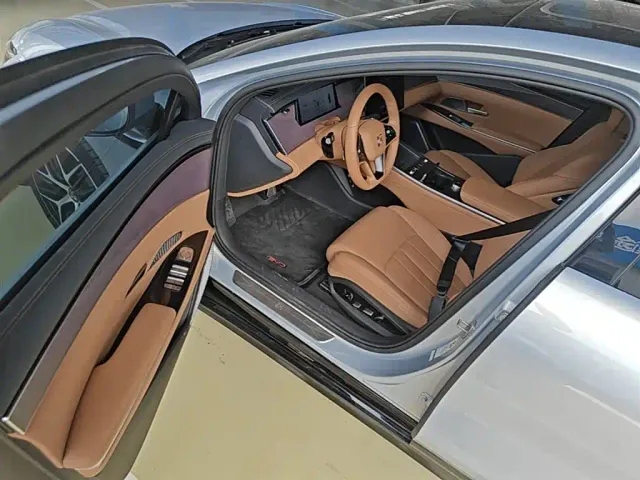 BYD Han L — Фото автомобиля 15