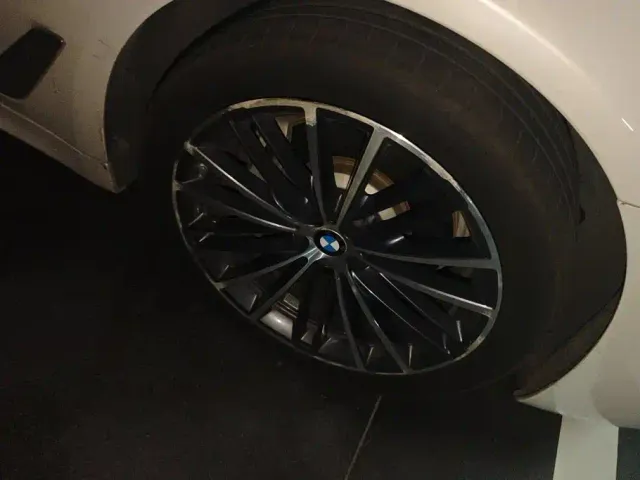 BMW 5 Series — Фото автомобиля 6