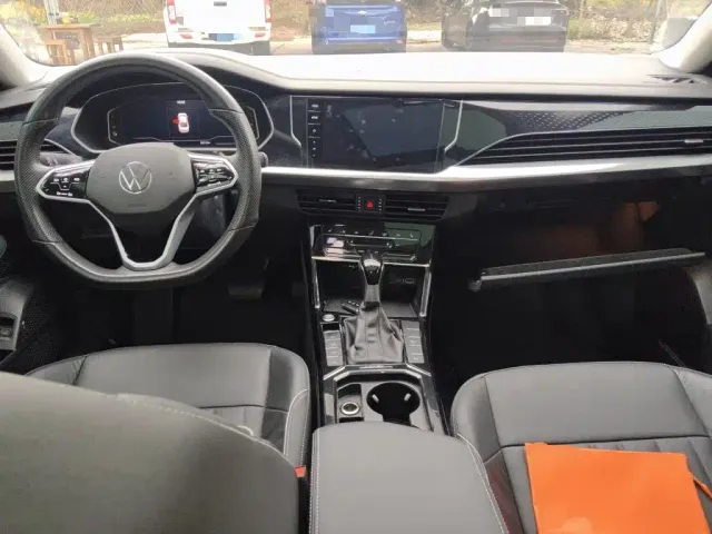 Volkswagen Passat — Фото автомобиля 10