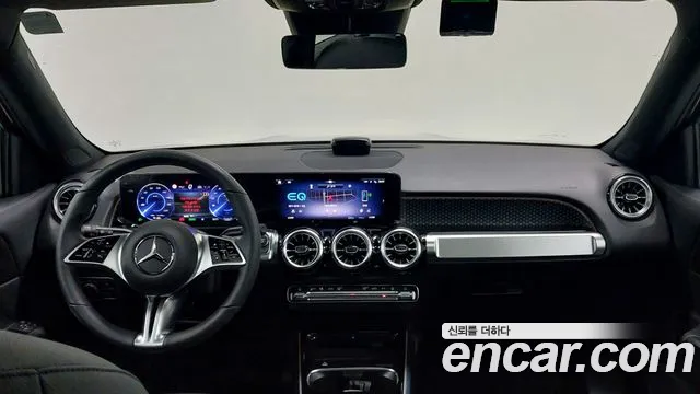 Mercedes-Benz EQB — Фото автомобиля 7