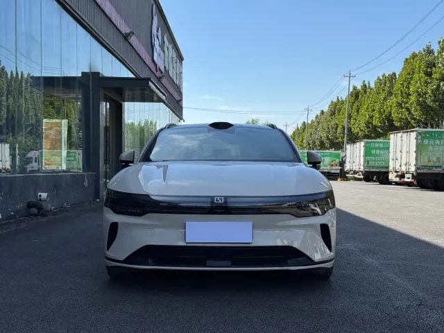 Фотография автомобиля — Zeekr 007 GT